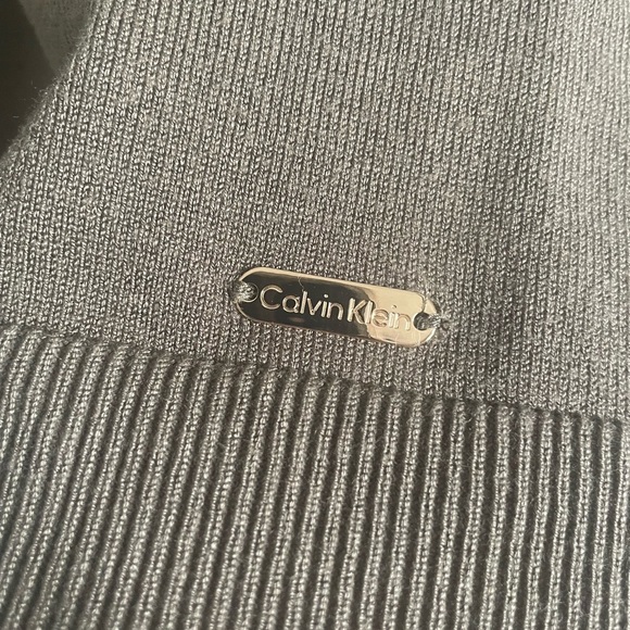 Calvin Klein Olive Green Mock Neck Sweater With Gold Tone Buttons. Pre-Owned. - Picture 6 of 6